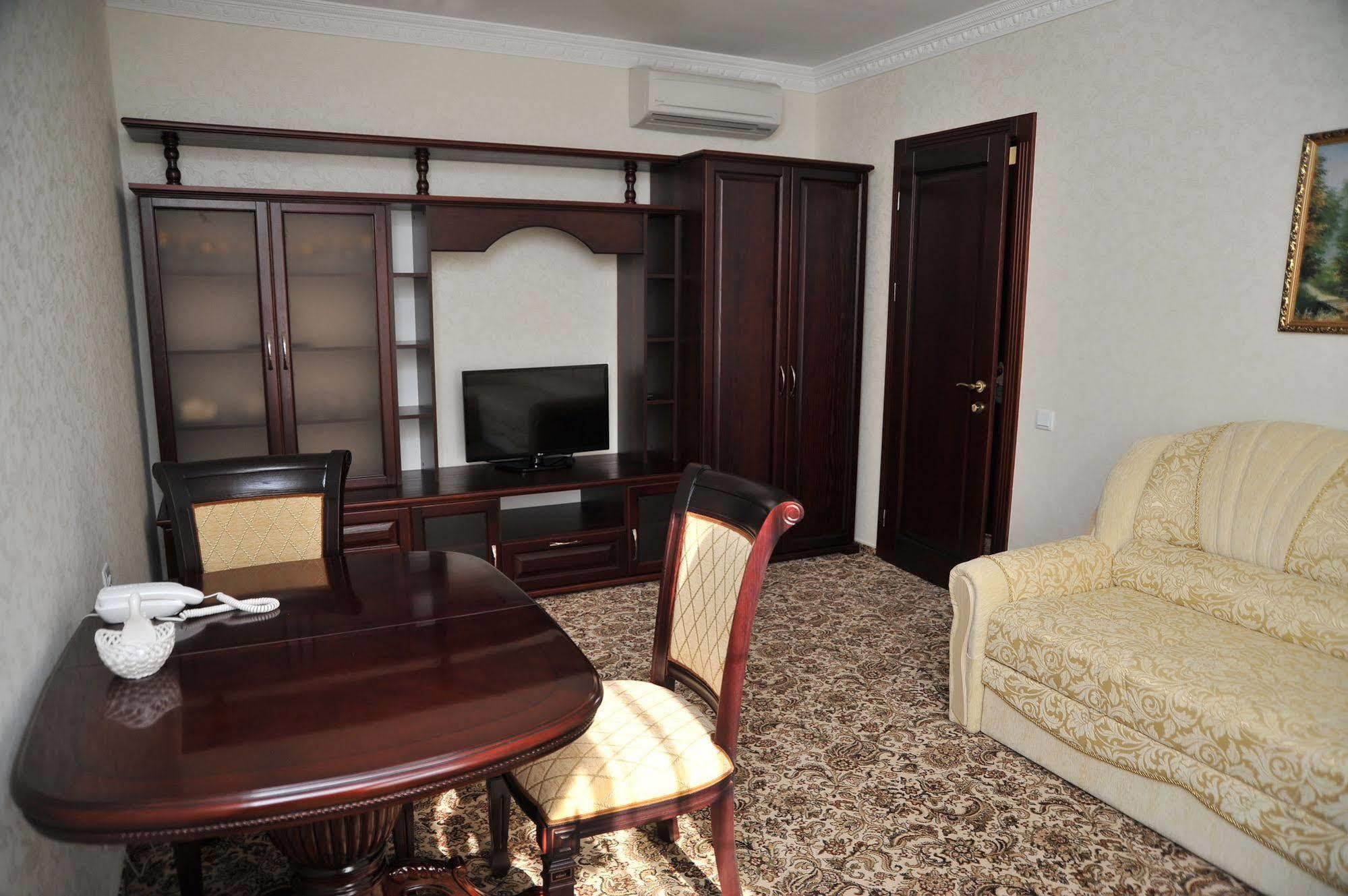 Slava Hotel Zaporizhia Kültér fotó